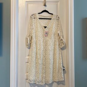 Cream Torrid Lace dress with slip.